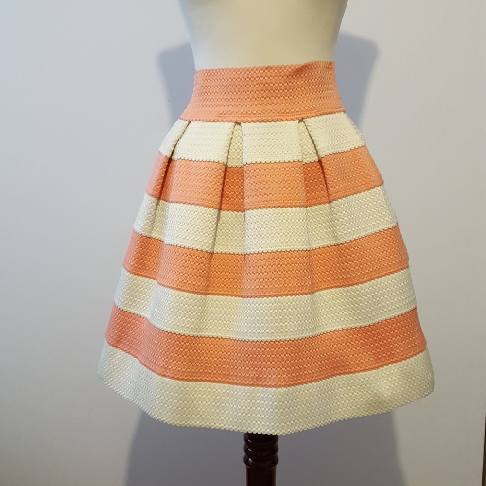 FAR skirt size M